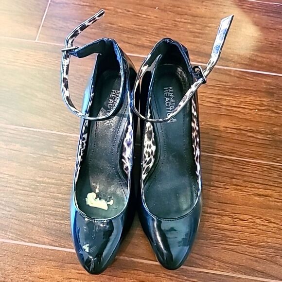 Kenneth Cole Reaction Women Black Patent Shoes S7 W/ankle Strap. Cutesy, Cosplay - Picture 1 of 5